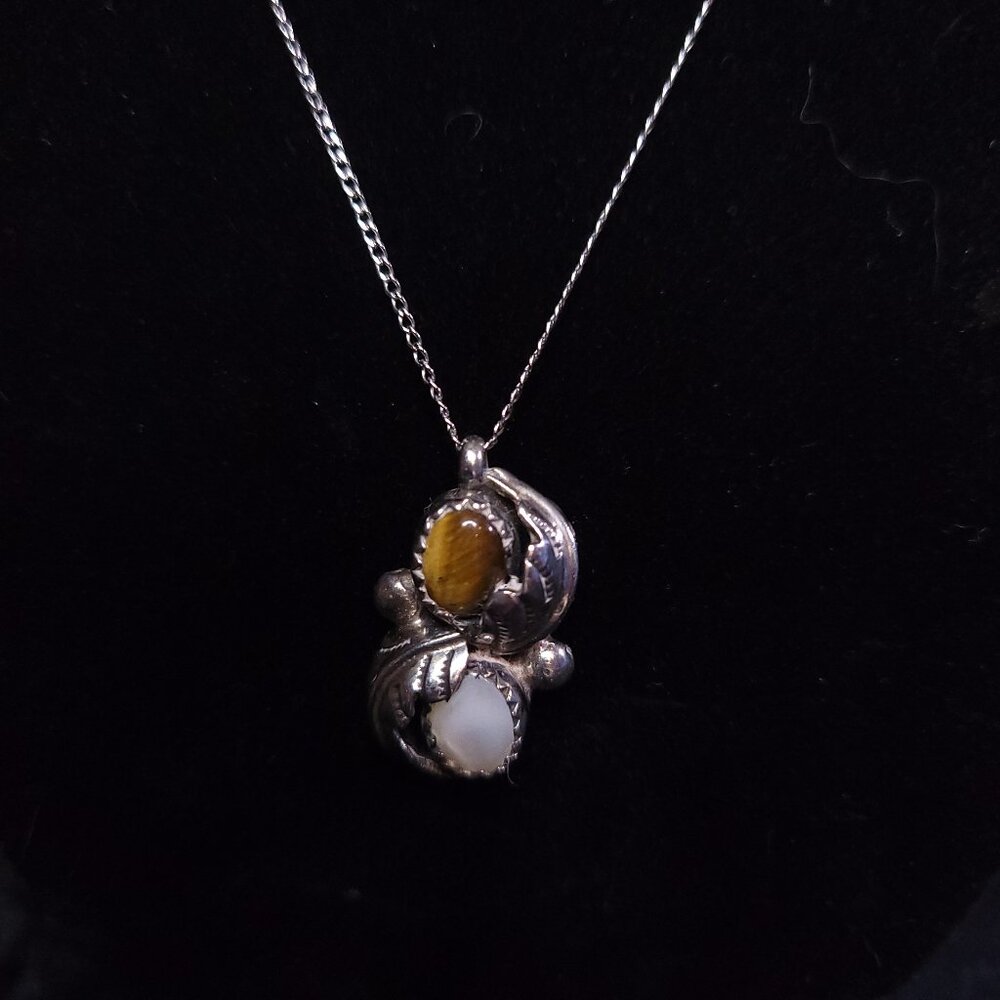 Vintage Native Necklace in Silver
